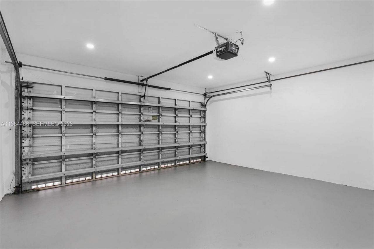 15174 SW 111th St , Miami, FL 33196 Photo