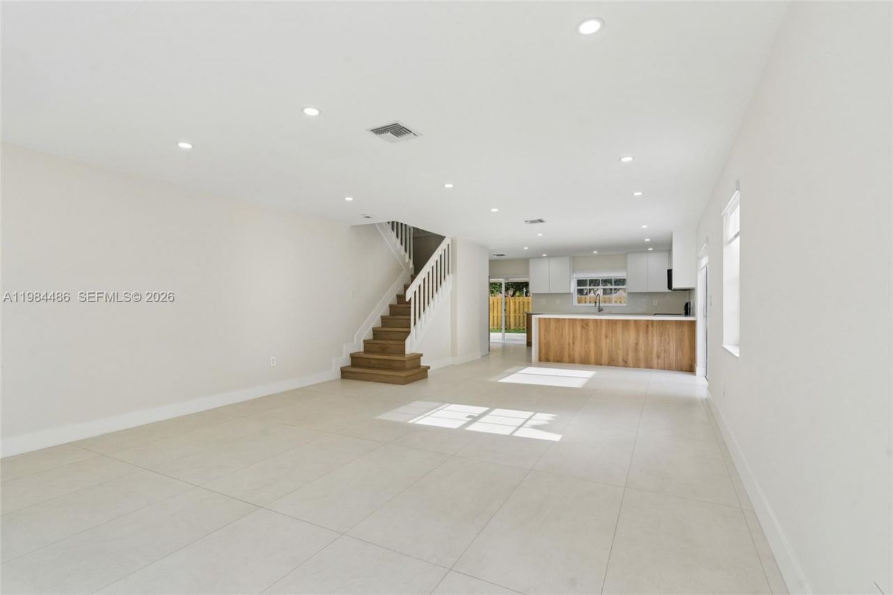15174 SW 111th St , Miami, FL 33196 Photo