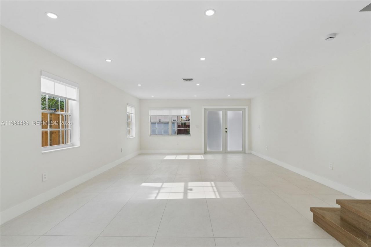 15174 SW 111th St , Miami, FL 33196 Photo