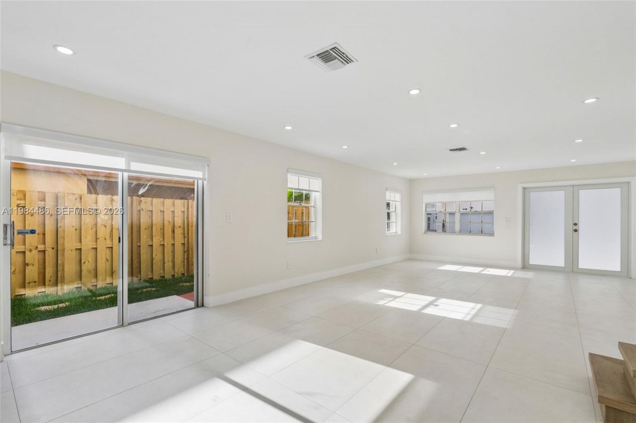 15174 SW 111th St , Miami, FL 33196 Photo