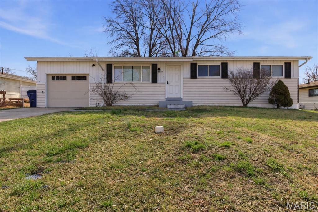 12 Saint Catherine Drive, Saint Peters, MO 63376 Main Photo