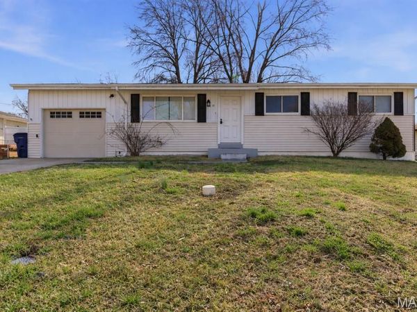 12 Saint Catherine Drive, St Peters, MO 63376