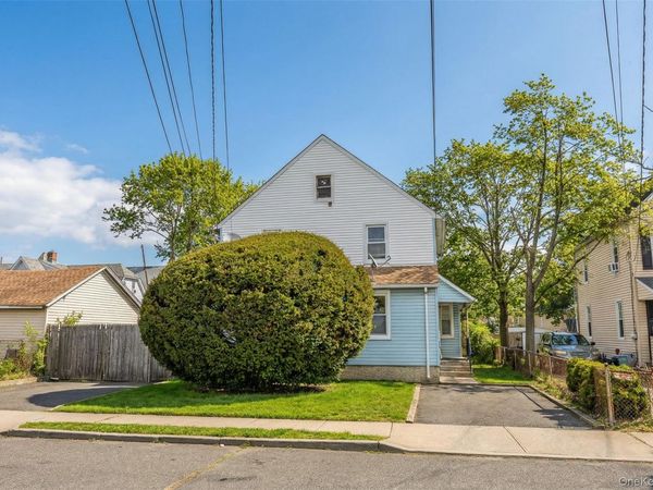 34 Mervin Street , Inwood, NY 11096