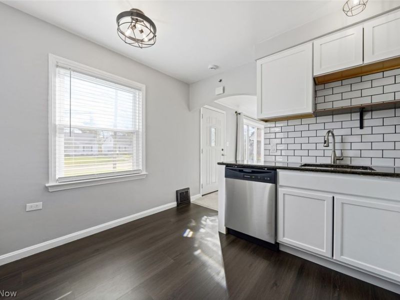 1206 Lander Road, Mayfield Heights, OH 44124 Photo 12