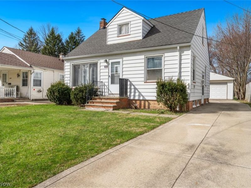 1206 Lander Road, Mayfield Heights, OH 44124 Photo 2