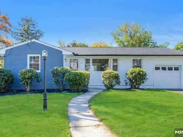 1 Crestwood Lane, CLARK, NJ 07066