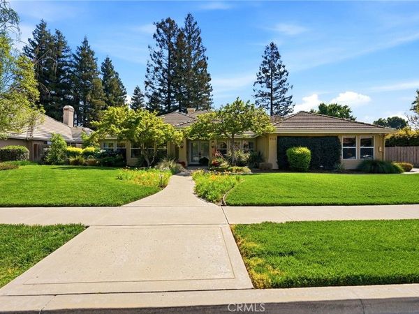 2134 Cottonwood Circle, Visalia, CA 93277