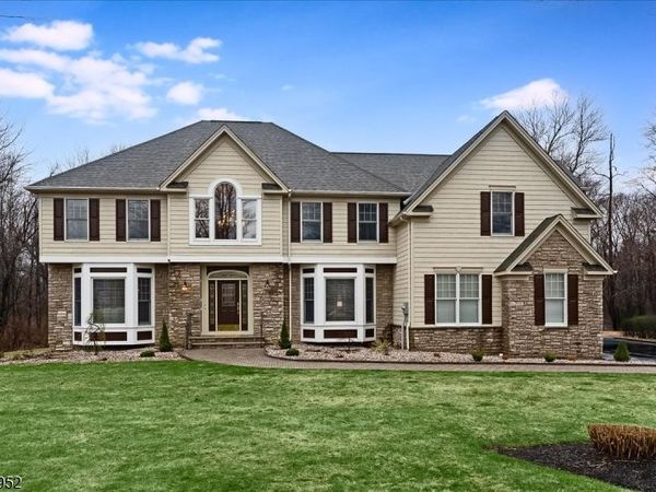 6 Mackenzie Ct, Sparta, NJ 07871