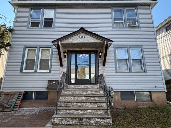 202 S Stiles St, Unit 2, Linden, NJ 07036