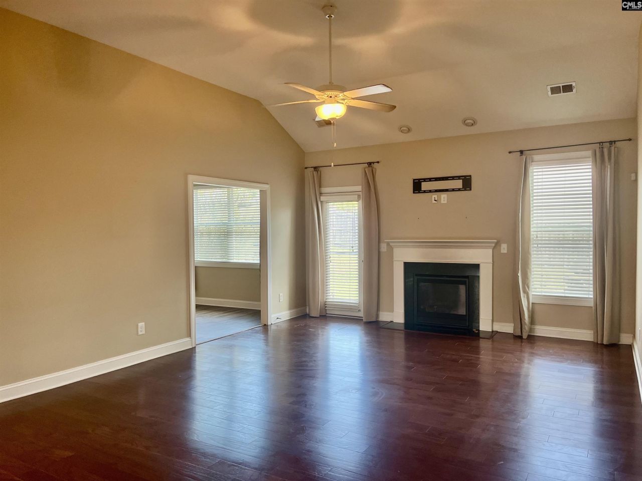 526 Bronze Drive Photo 4