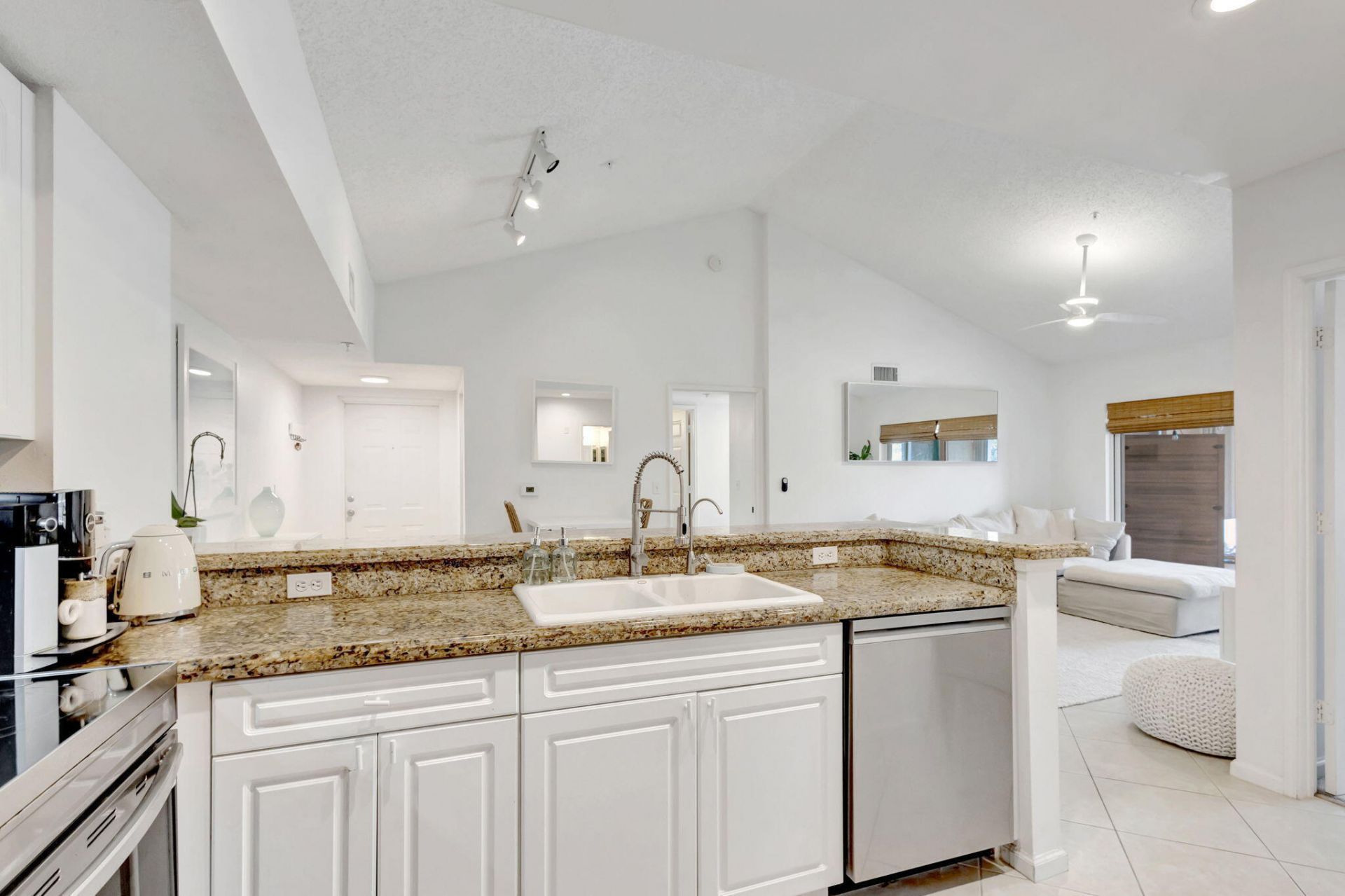 284 Village Boulevard, Unit 9307, Tequesta, FL 33469 Photo
