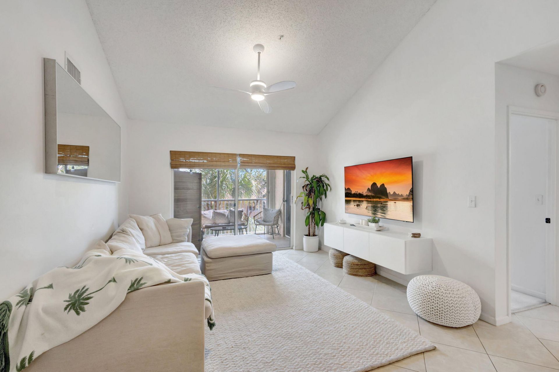 284 Village Boulevard, Unit 9307, Tequesta, FL 33469 Photo