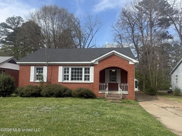 354 Walthall Street, Grenada, MS 38901