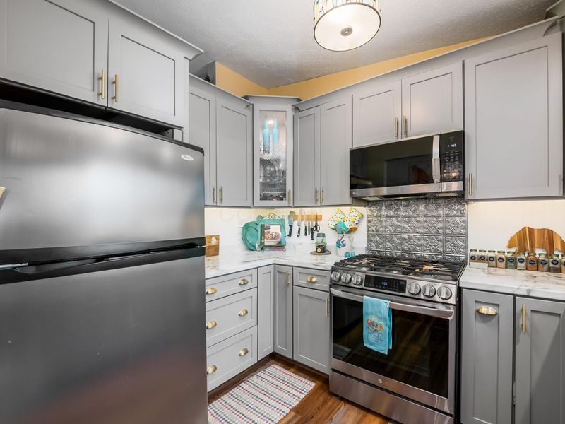 3870 Cypress Creek Drive, Columbus, OH 43228 Photo 11