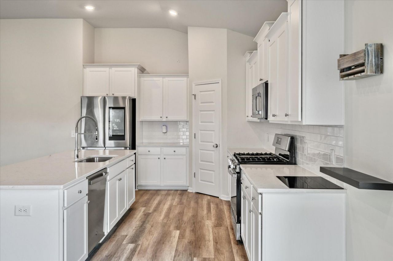 974 Arrowwood Way Photo 11