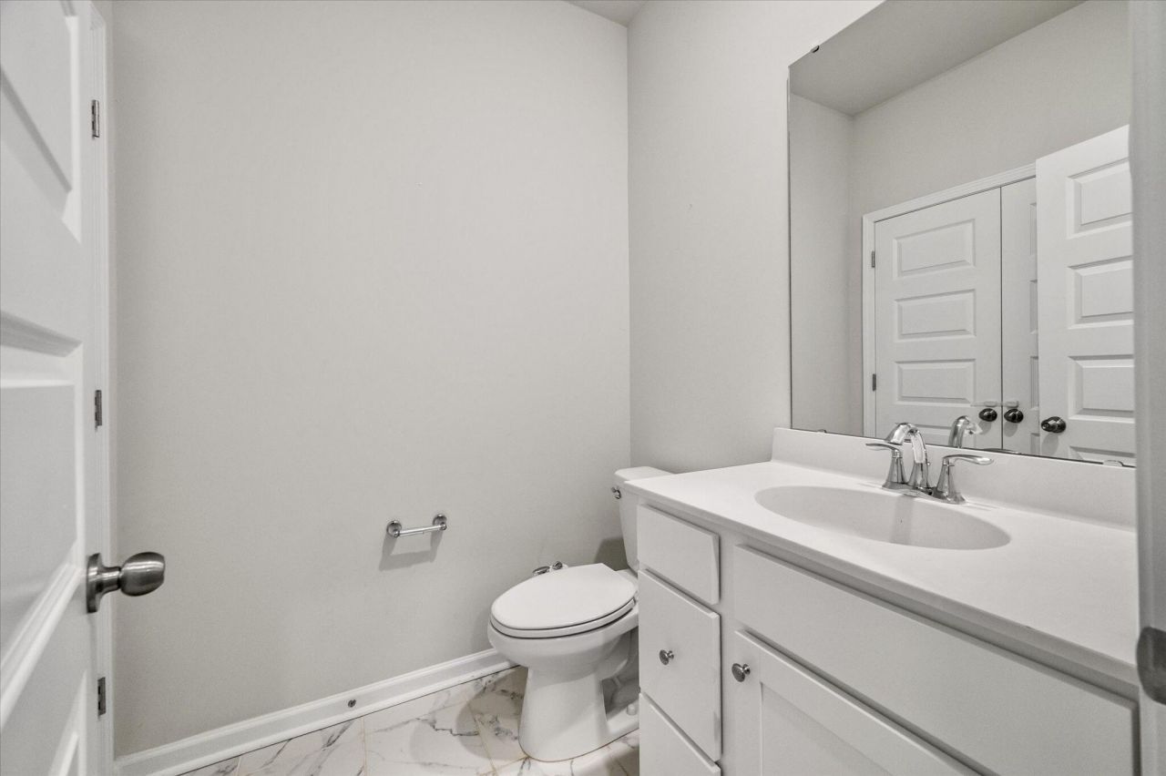 974 Arrowwood Way Photo 32