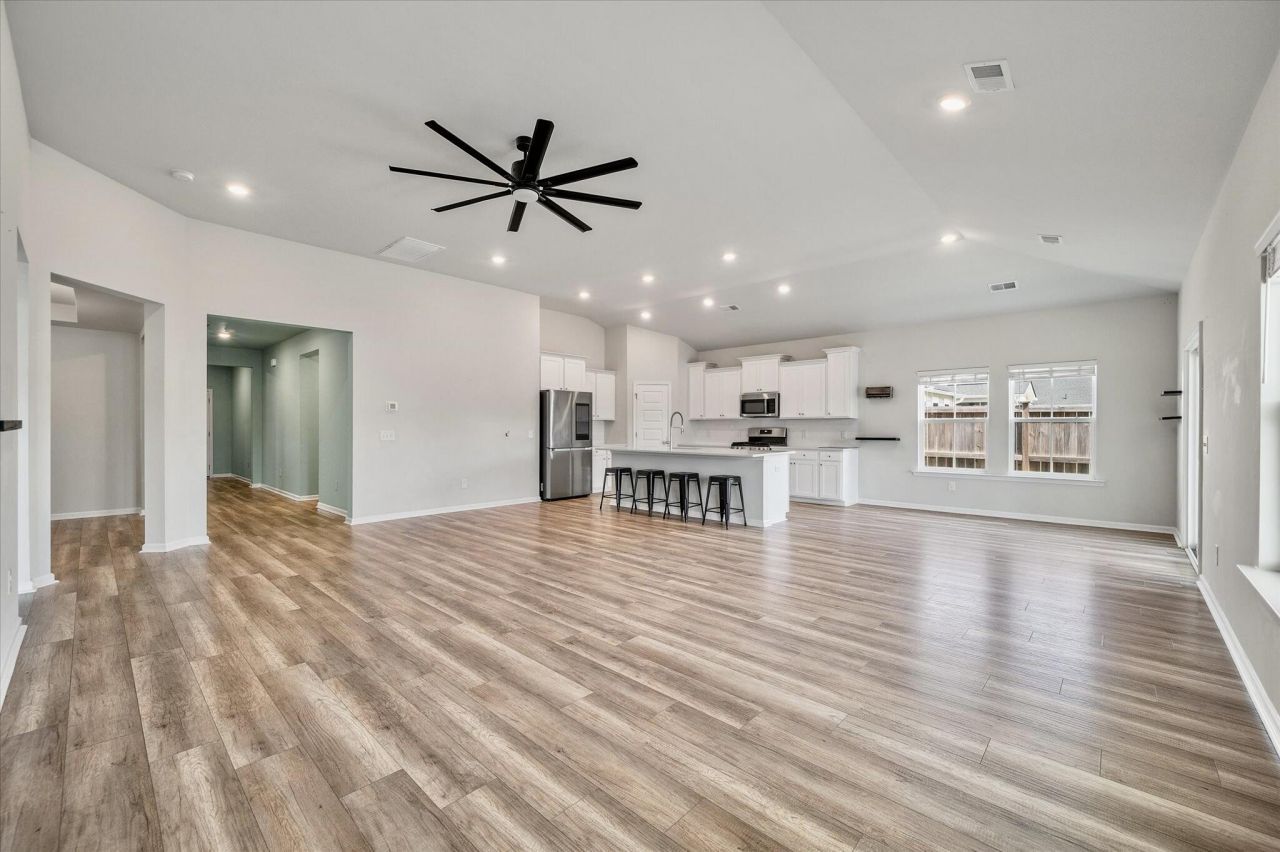 974 Arrowwood Way Photo 7