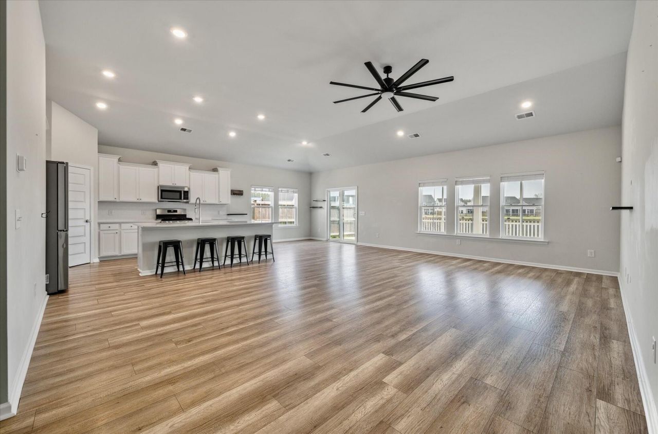 974 Arrowwood Way Photo 8