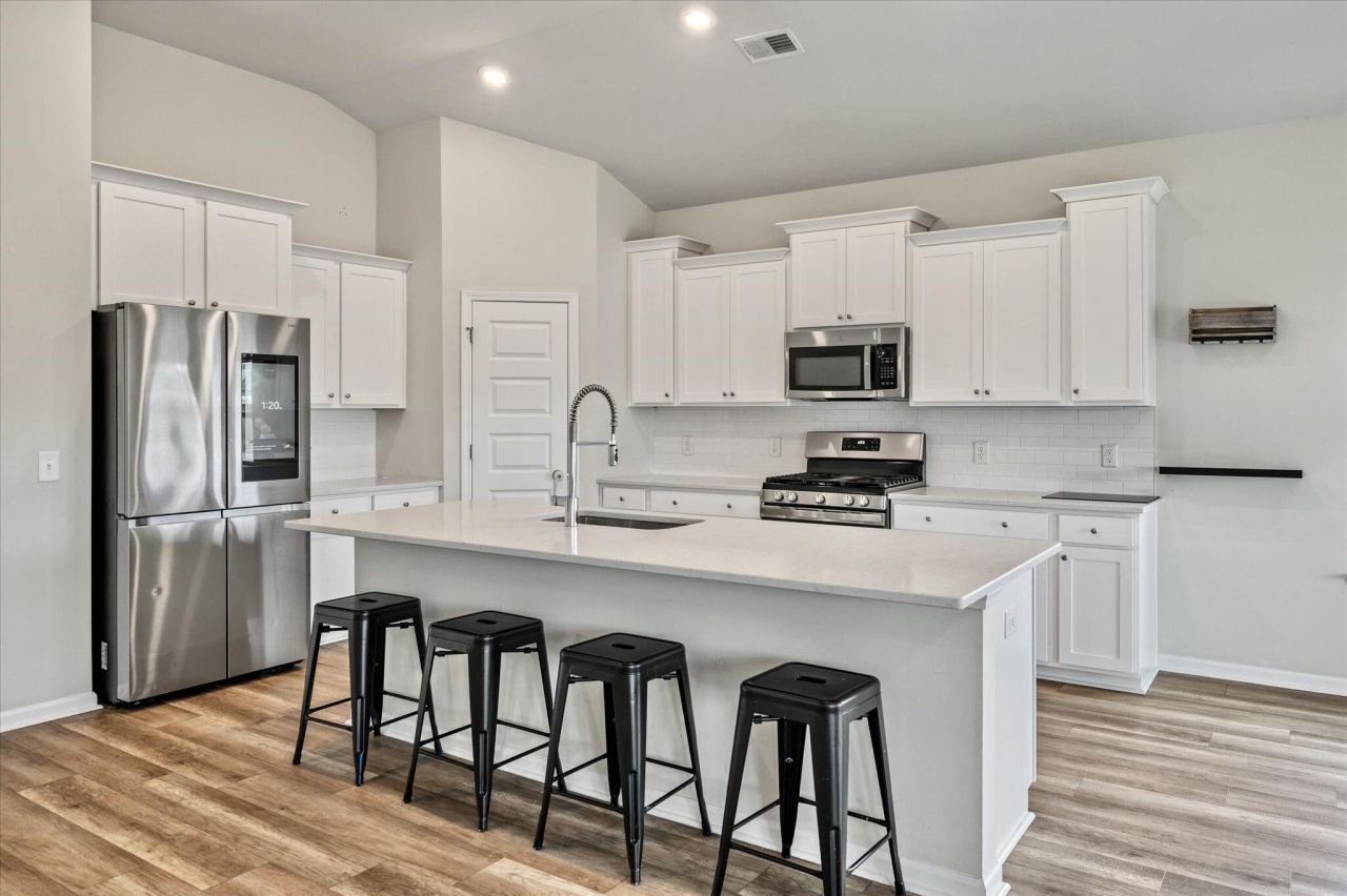 974 Arrowwood Way Photo 9