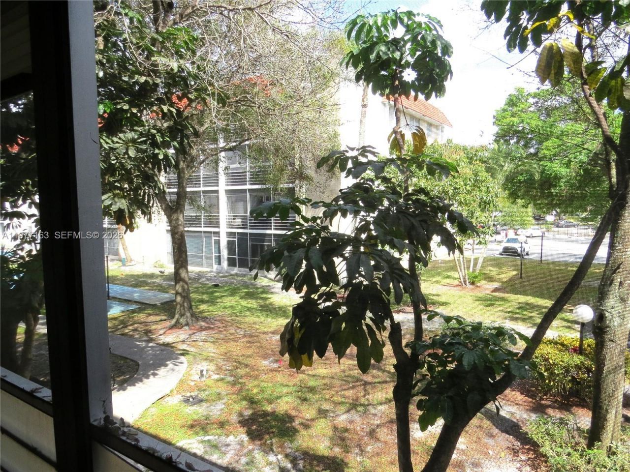 3591 Inverrary Dr, Unit 203, Lauderhill, FL 33319 Photo