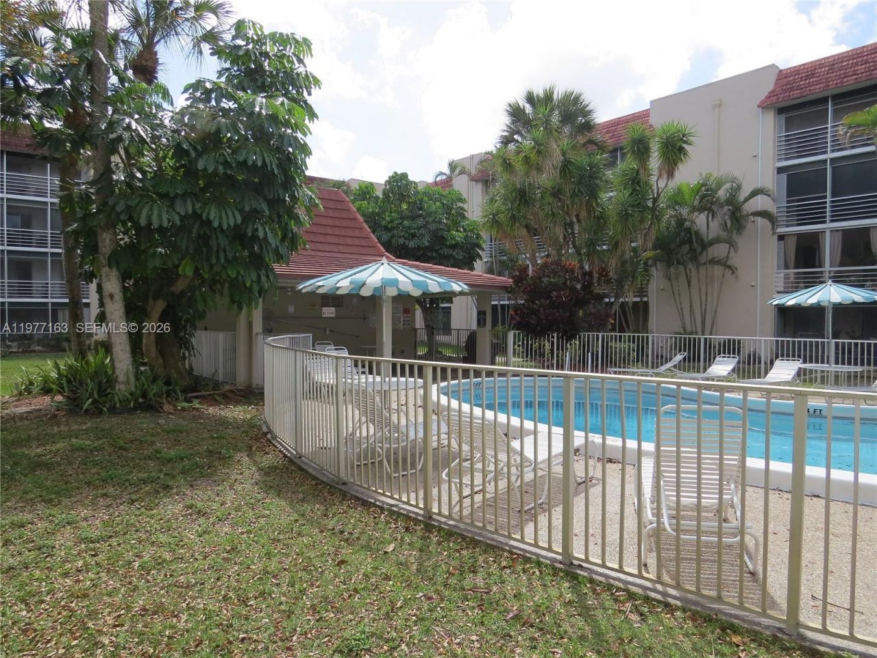 3591 Inverrary Dr, Unit 203, Lauderhill, FL 33319 Photo