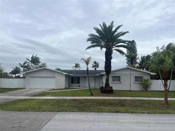 11807 SW 112th Ave , Miami, FL 33176