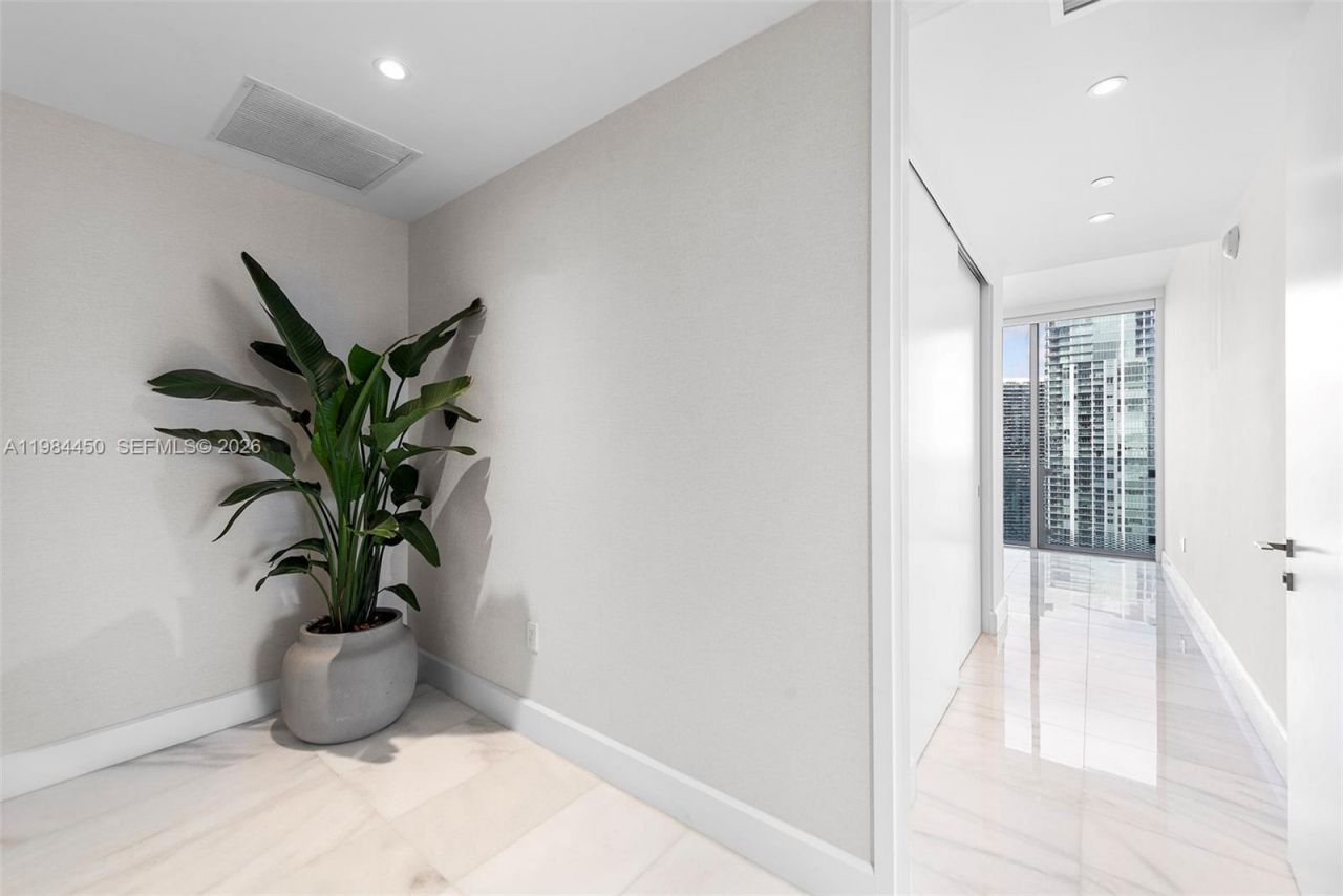 700 NE 26th Ter , Unit 3401, Miami, FL 33137 Photo