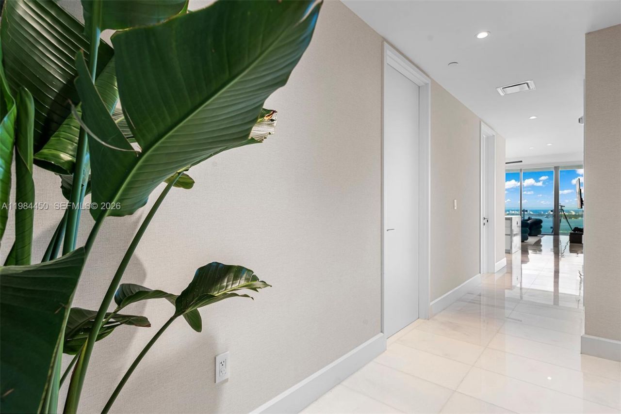 700 NE 26th Ter , Unit 3401, Miami, FL 33137 Photo