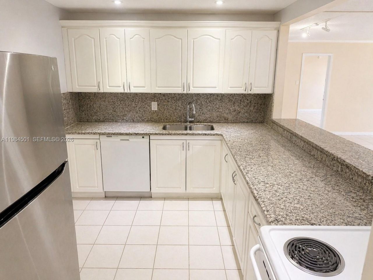 2500 Parkview Dr, Unit 509, Hallandale Beach, FL 33009 Photo