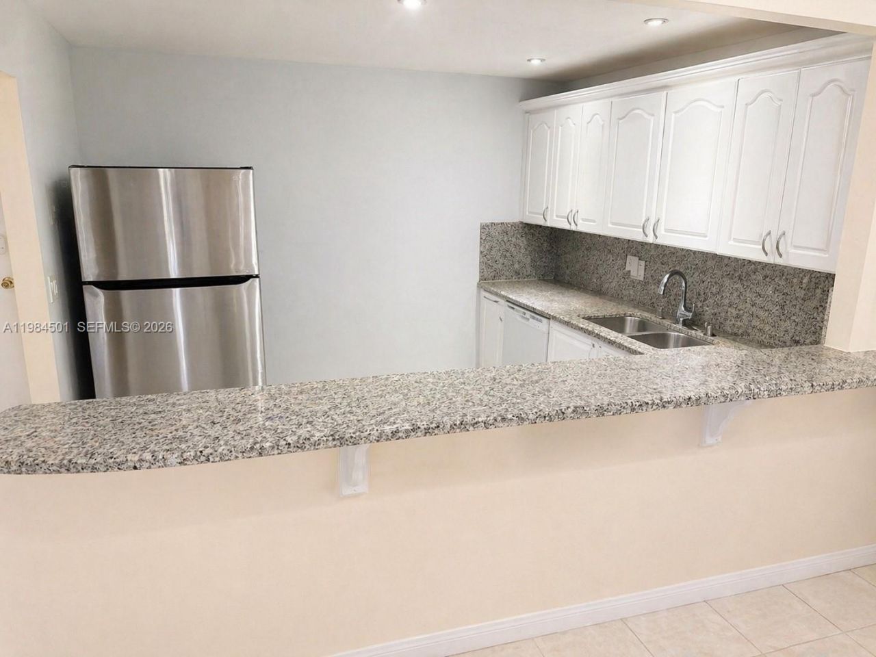 2500 Parkview Dr, Unit 509, Hallandale Beach, FL 33009 Photo