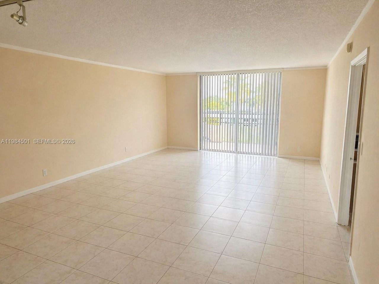 2500 Parkview Dr, Unit 509, Hallandale Beach, FL 33009 Photo