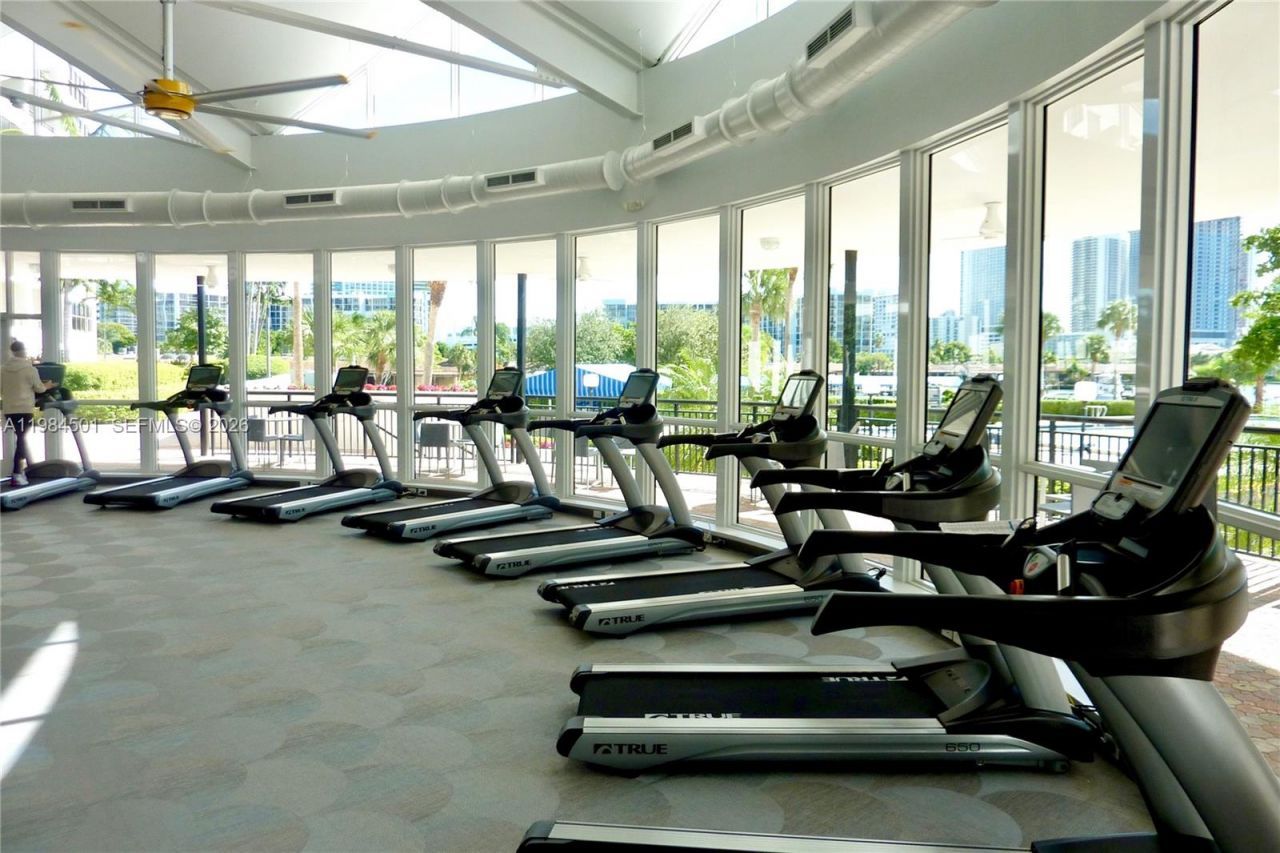 2500 Parkview Dr, Unit 509, Hallandale Beach, FL 33009 Photo