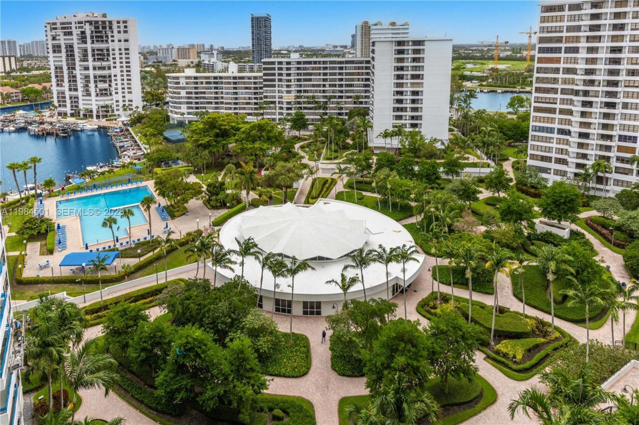 2500 Parkview Dr , Unit 509, Hallandale Beach, FL 33009 Photo