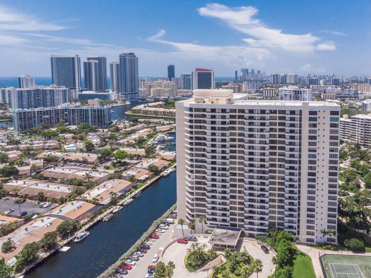 2500 Parkview Dr, Unit 509, Hallandale Beach, FL 33009 Photo