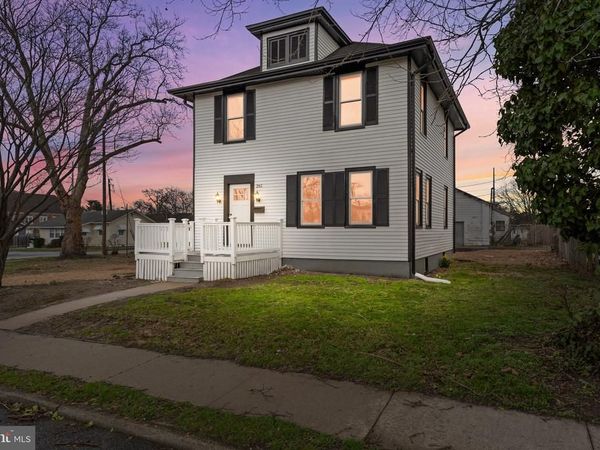 261 B STREET , CARNEYS POINT, NJ 08069