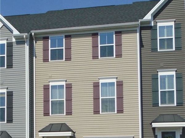 2016 Cade Dr, Monaca, PA 15061