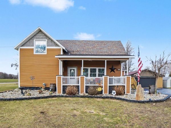 1031 Jerome Road N, Ithaca, MI 48847