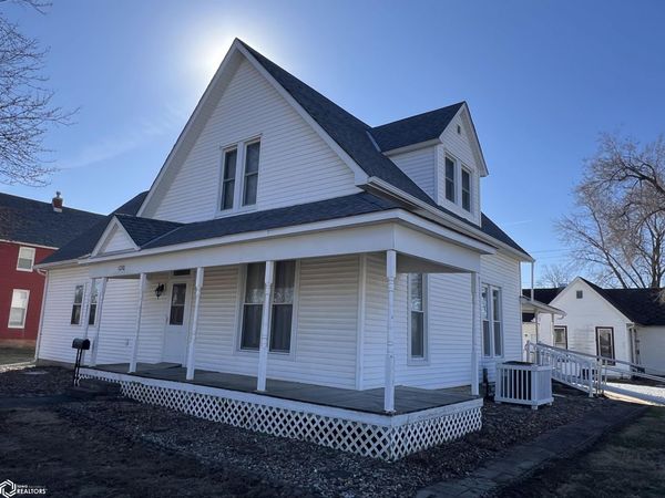 1210 Oak, Hamilton, IL 62341