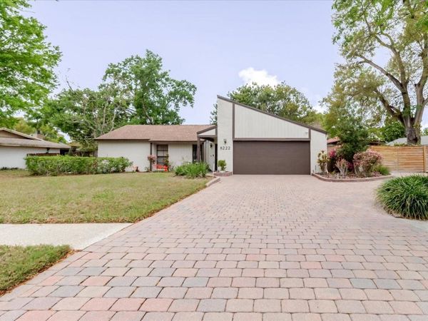 8222 LA SERENA DRIVE , TAMPA, FL 33614