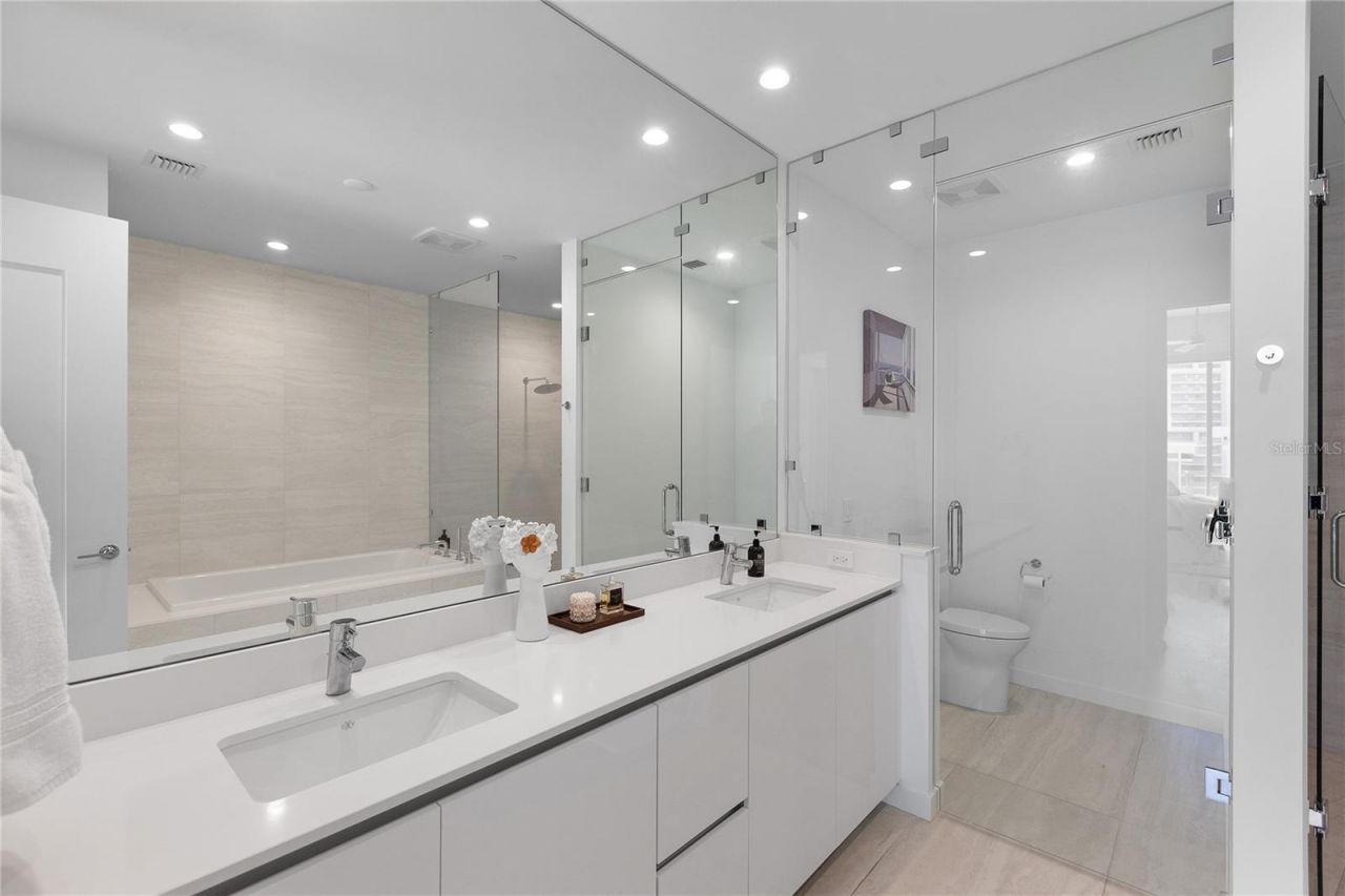 301 Quay Commons, Unit 509, Sarasota, FL 34236 Photo