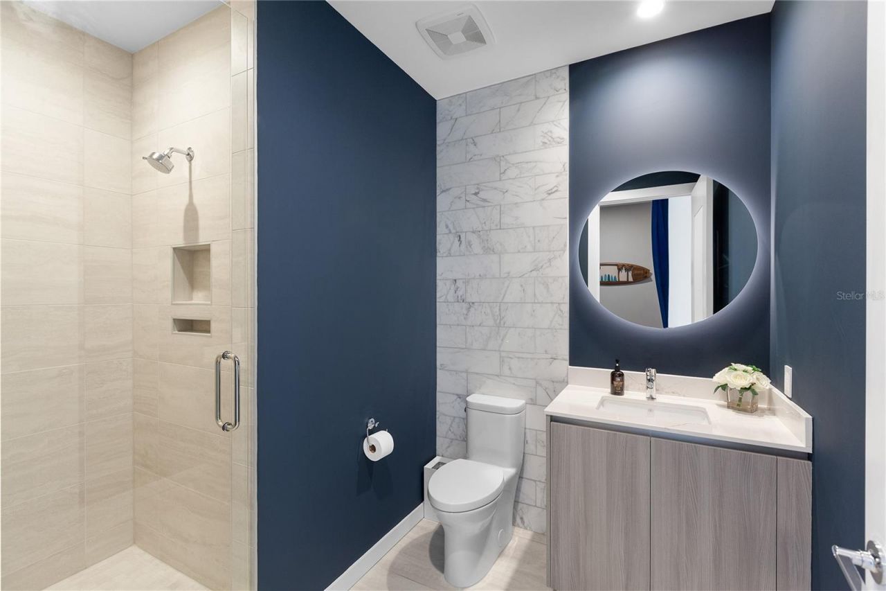 301 Quay Commons, Unit 509, Sarasota, FL 34236 Photo