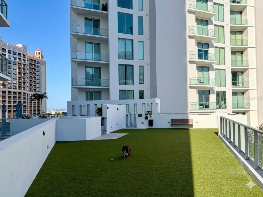 301 Quay Commons, Unit 509, Sarasota, FL 34236 Photo