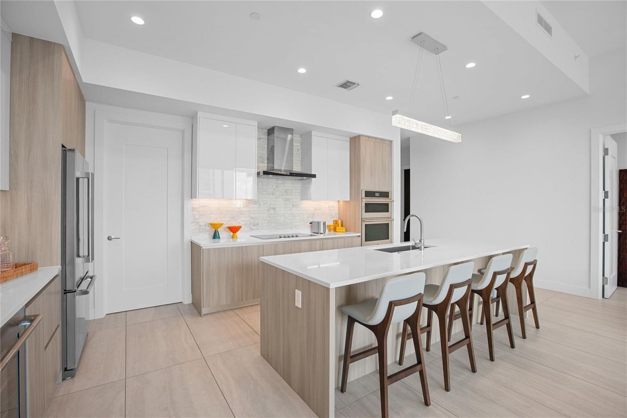 301 Quay Commons, Unit 509, Sarasota, FL 34236 Photo