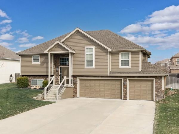 15418 Meyer Drive, Basehor, KS 66007