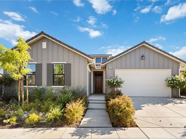 1022 Moonrise, Madera, CA 93636