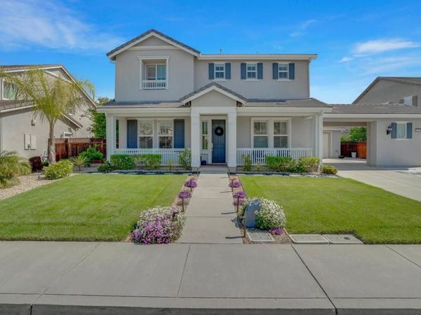 1013 Hollyhock Dr, Oakley, CA 94561