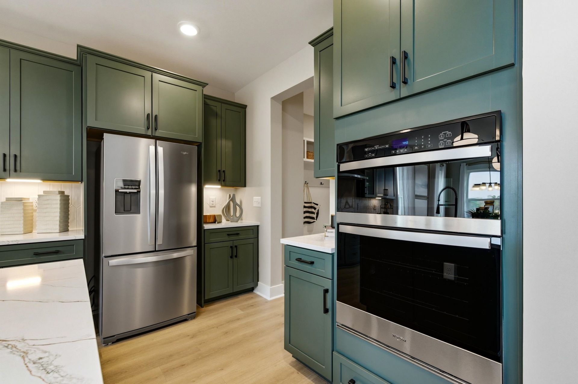 3077 Claredon St Photo 11