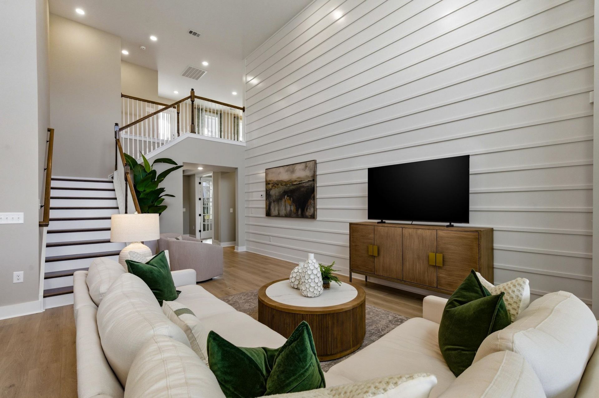 3077 Claredon St Photo 22