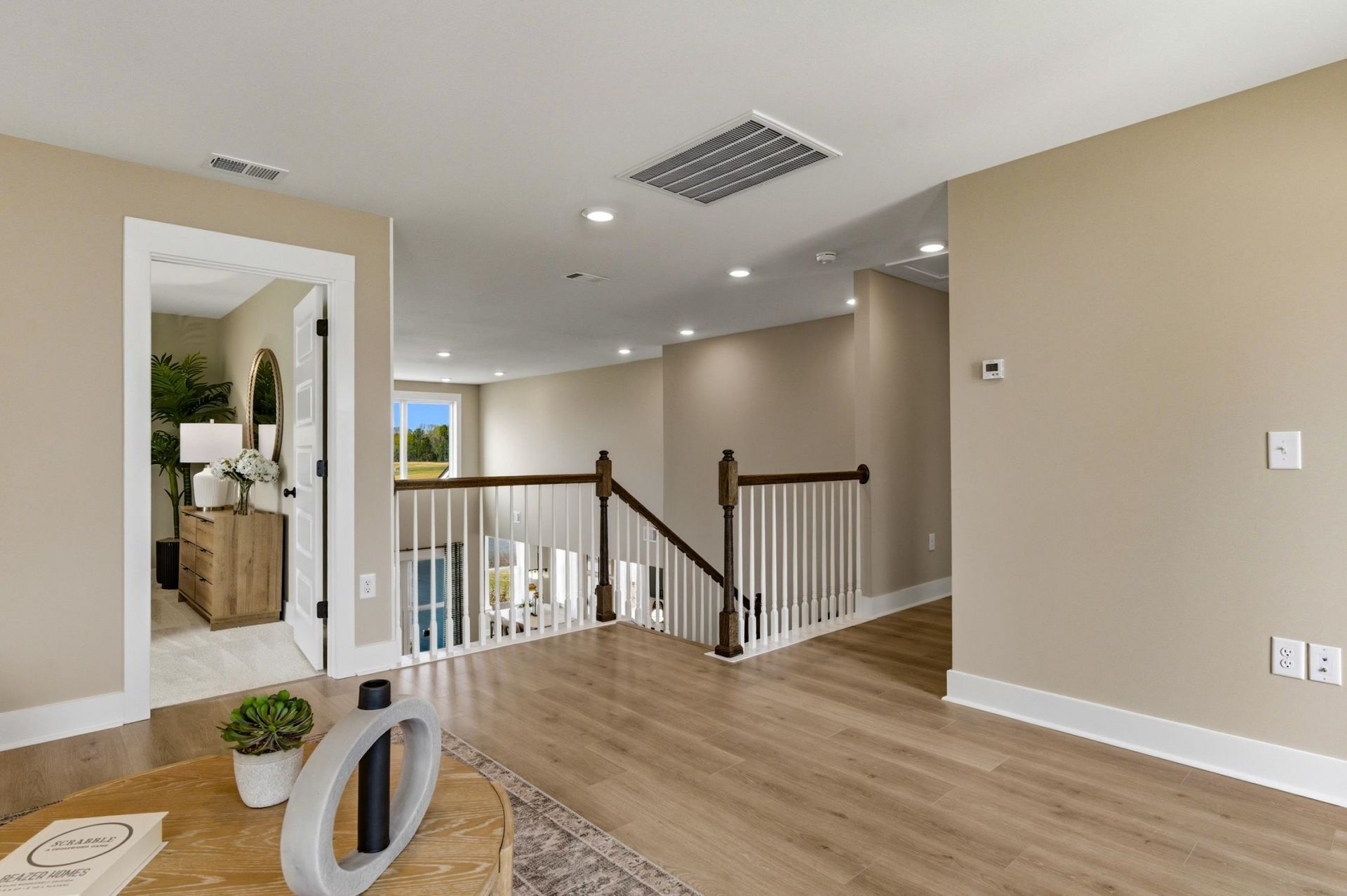 3077 Claredon St Photo 26