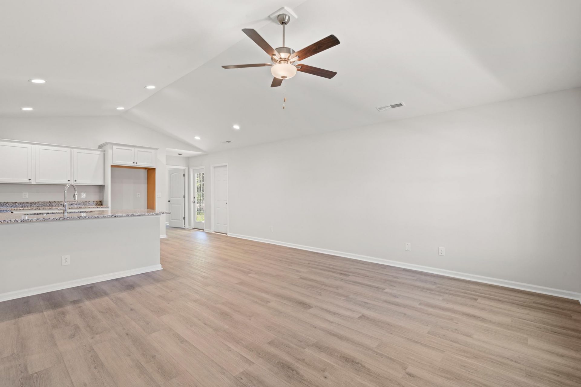 176 Gray Owl Dr. Photo 4